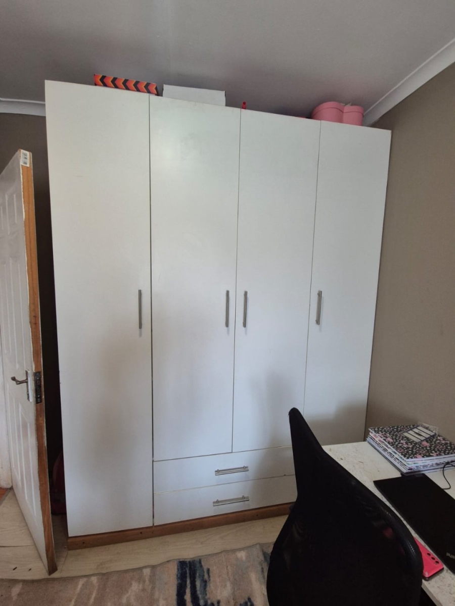 2 Bedroom Property for Sale in Overbaakens Eastern Cape